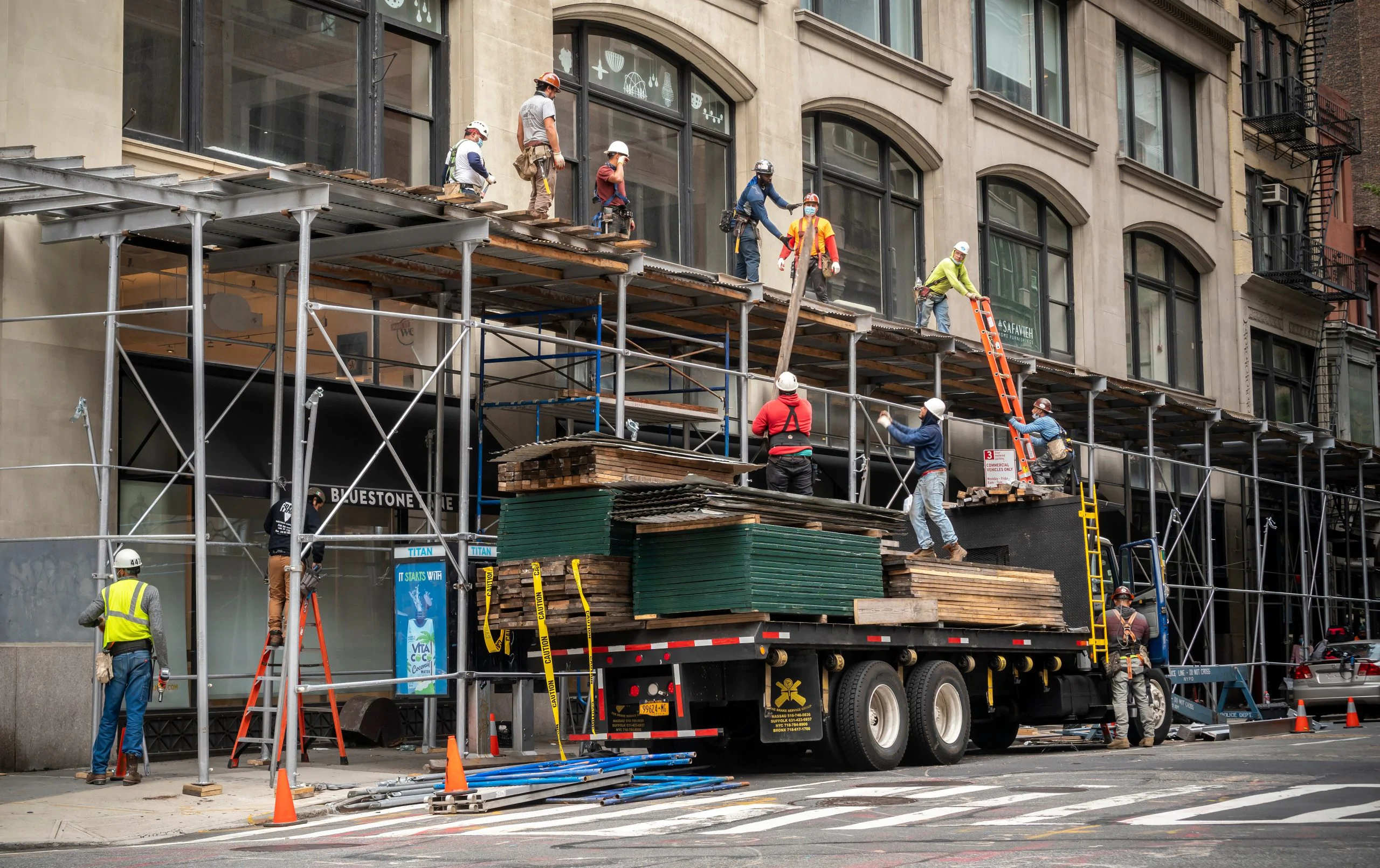 Construction scaffolding safety equipment required under New York Labor Law 240